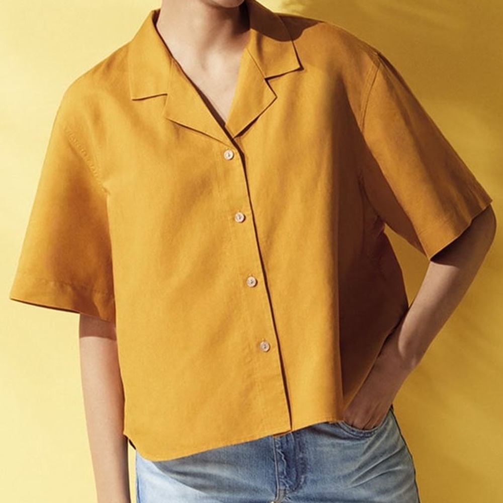 XS Uniqlo Linen Blend Short Sleeve Button Down